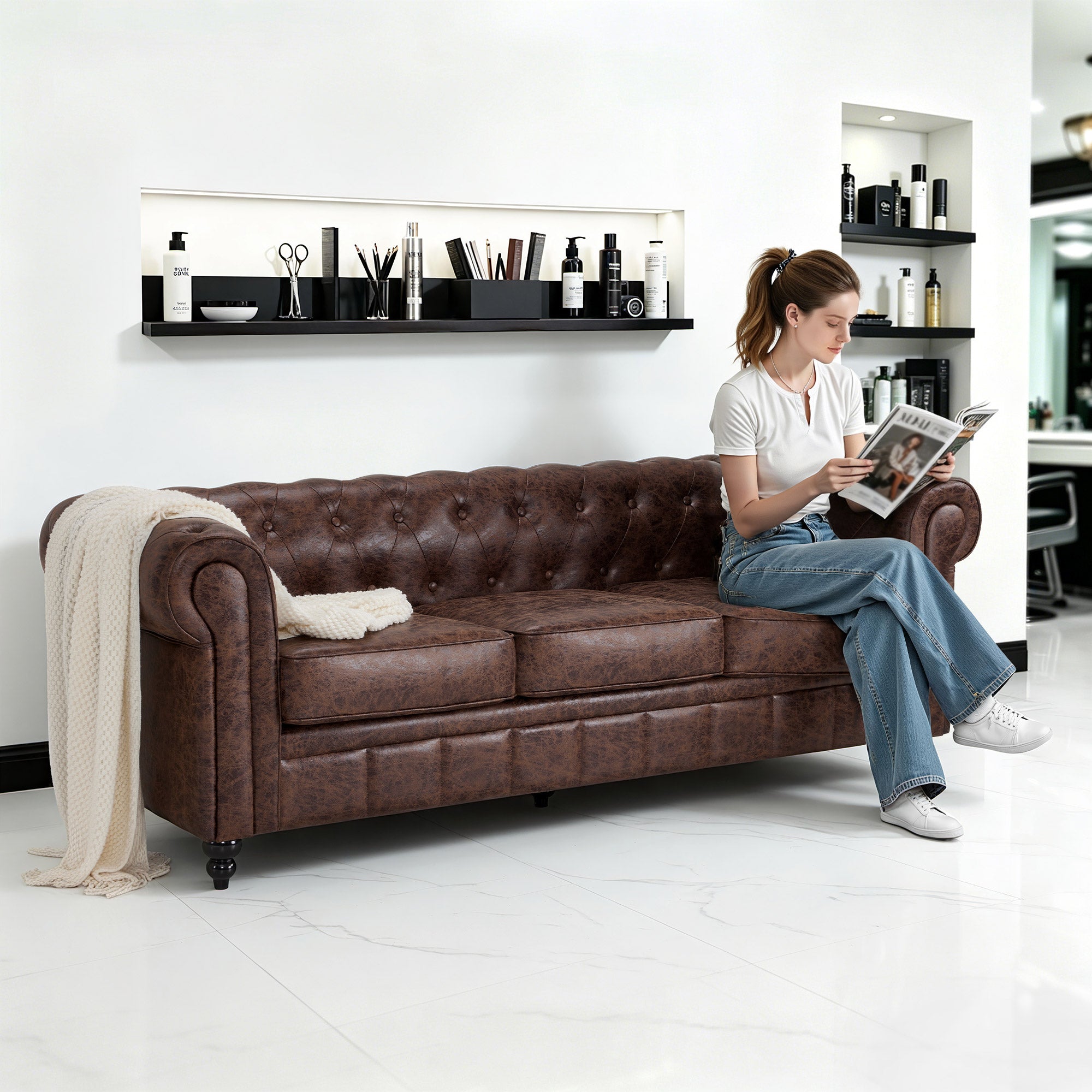 BarberPub Chesterfield Sofa 3-Seater 208cm, Vintage Waiting Bench for Hairdressers, Bench with Backrest & Armrest, 3-Seater Sofa, Classic Salon Furniture W536